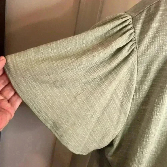 Retrology Womens 3X Green Blouse with Silver Rhinestones Key Hole - Picture 4 of 5